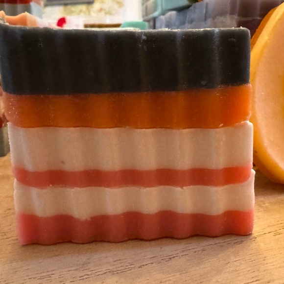 HOT MESS Handcrafted Artisan Soap with Triple Butter, Charcoal, Goat Milk Honey - Picture 4 of 4